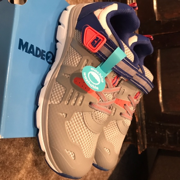 NIB Striderite Ashton Made2Play sneakers size 2 - Picture 4 of 4